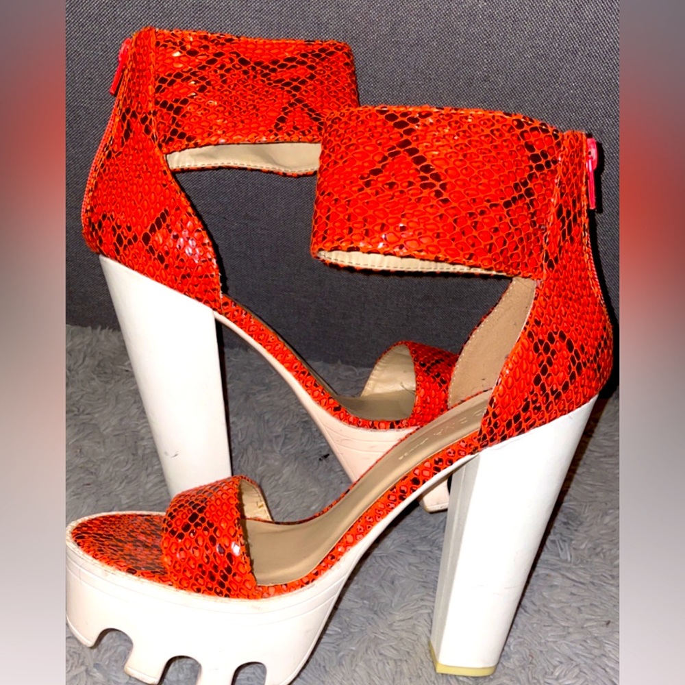 SNAKESKIN PRINTED HEELS!